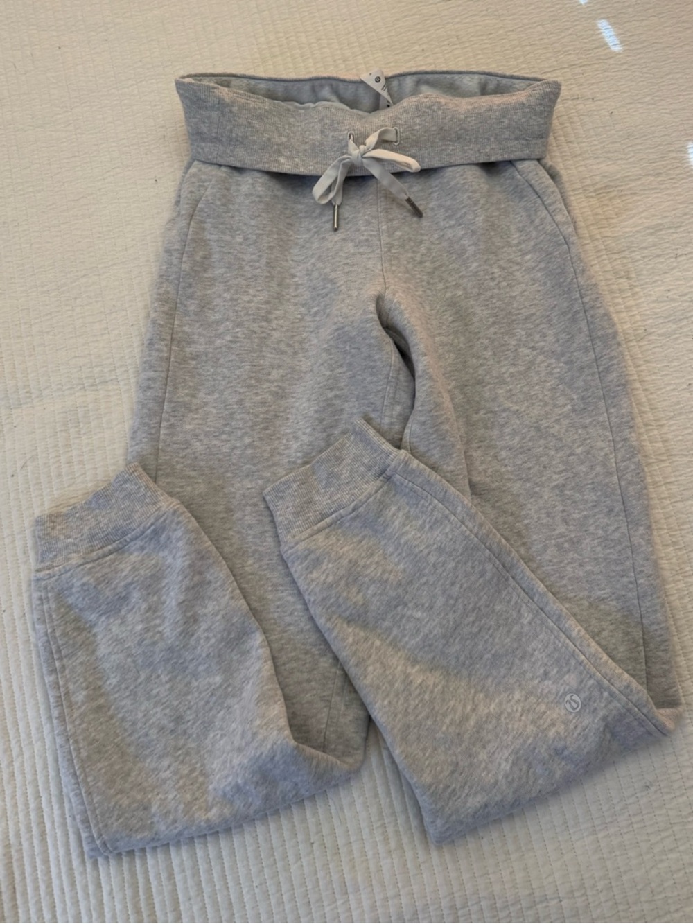 lululemon womens Heather Gray Joggers size 4